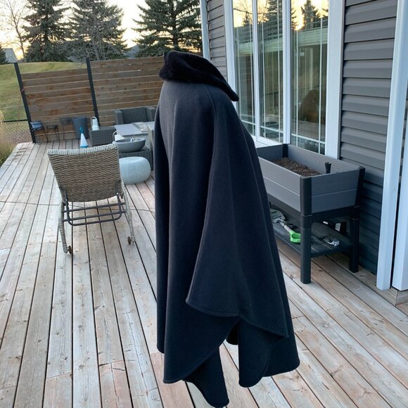 Vintage Lord & Taylor Black Fleece Cloak Cape Faux Fur Collar Velvet Buttons - Picture 9 of 16